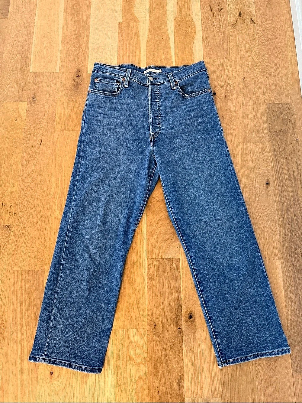 Levi’s Ribcage Straight Ankle Jeans